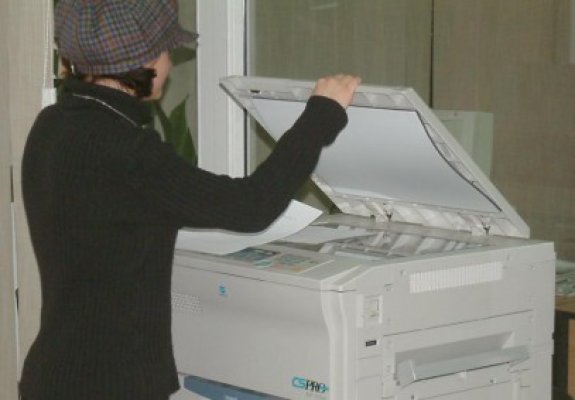 Un puşti de 17 ani a încercat să spargă o unitate xerox din Năvodari